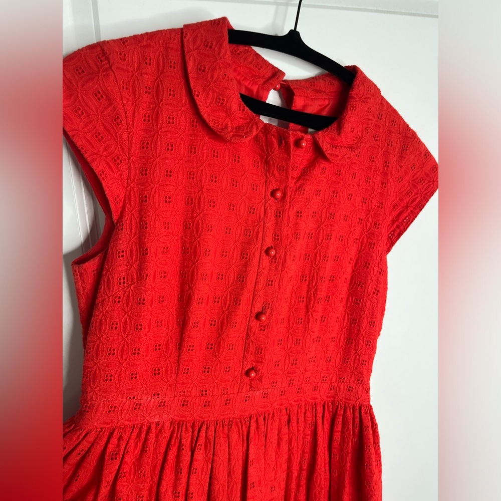 Kate Spade Courtney Red Eyelet
Fit and Flare Dress Size 6 - Picture 2 of 13